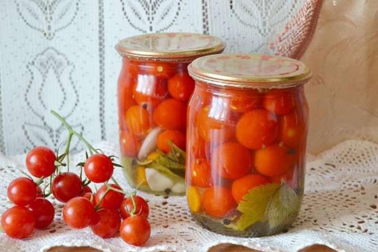 Маринованные помидоры черри с уксусом